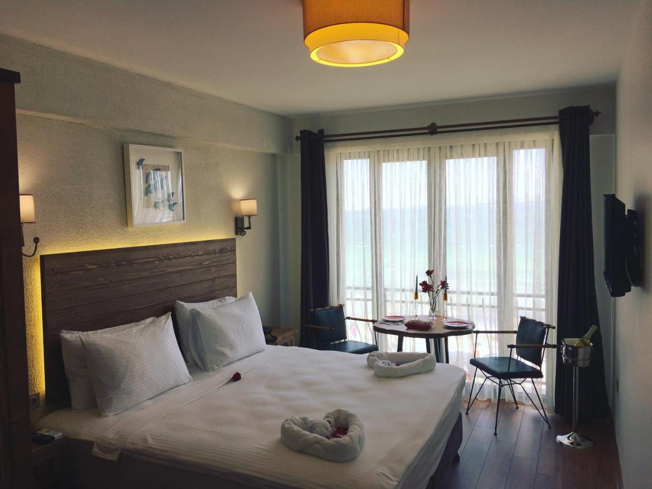 8 Rooms Hotel 盖利博卢 外观 照片
