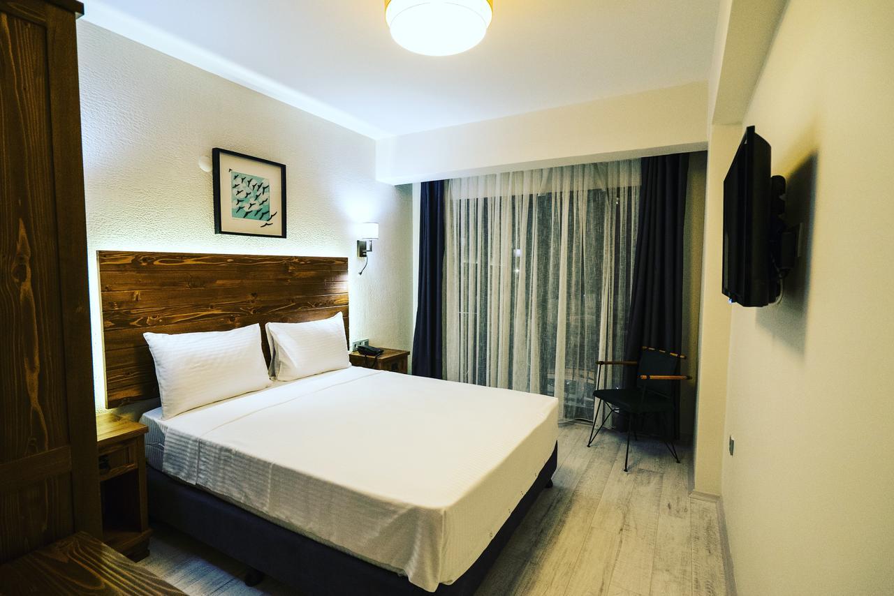 8 Rooms Hotel 盖利博卢 外观 照片