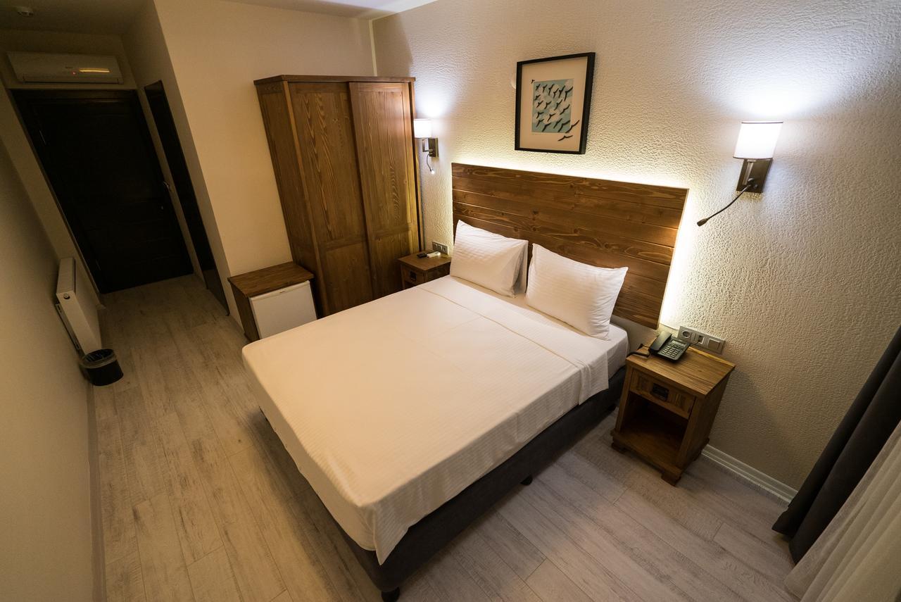 8 Rooms Hotel 盖利博卢 外观 照片