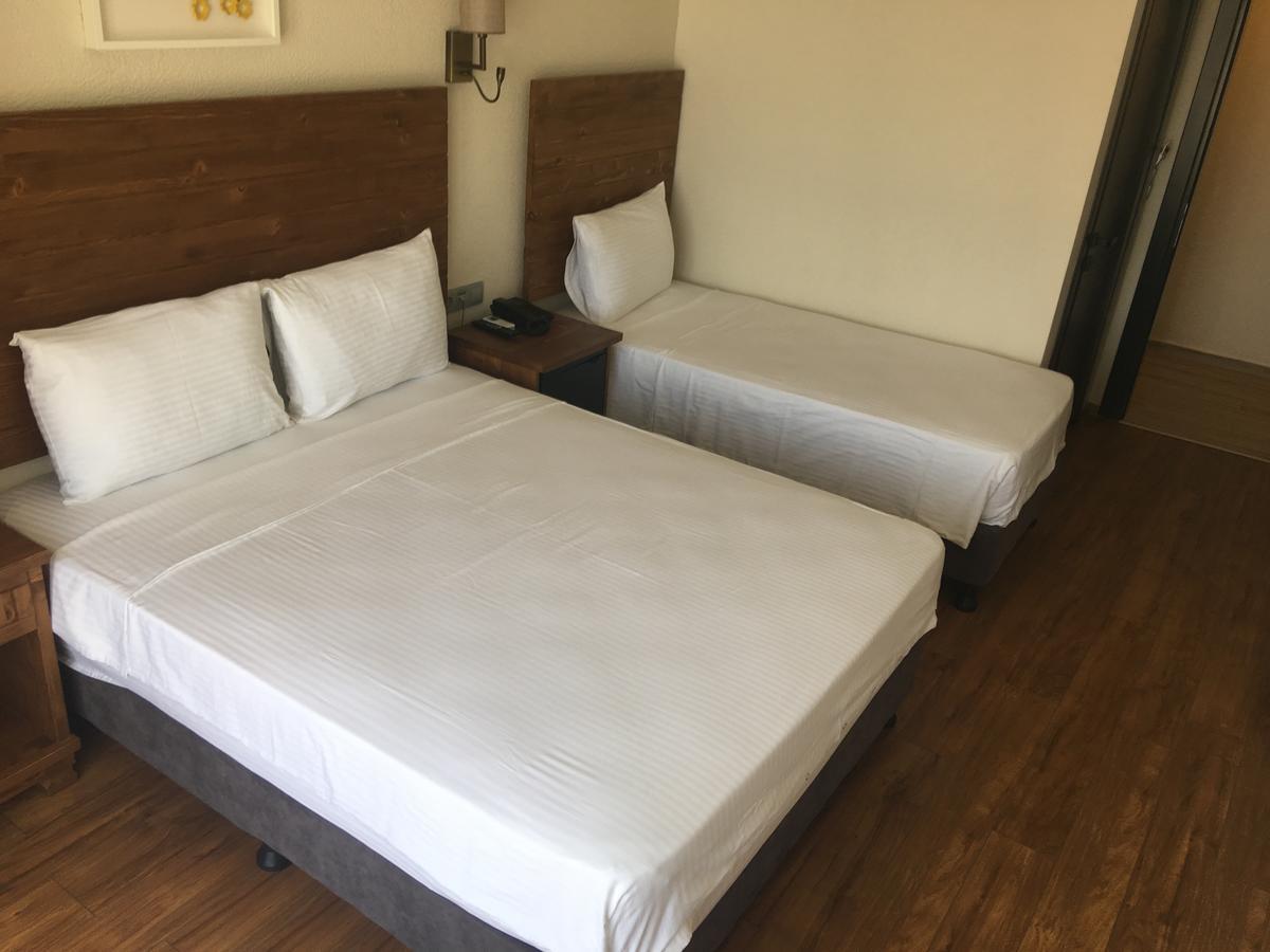 8 Rooms Hotel 盖利博卢 外观 照片
