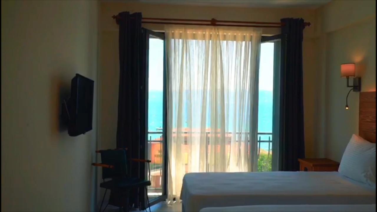 8 Rooms Hotel 盖利博卢 外观 照片