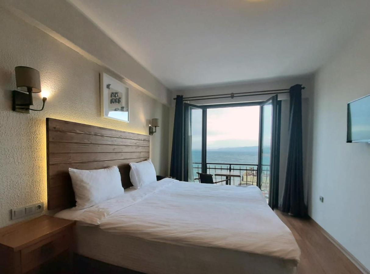 8 Rooms Hotel 盖利博卢 外观 照片